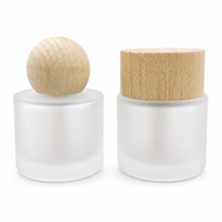 Flacon diffuseur en verre de luxe avec logo personnalisé, 30 ml, 50 ml, vide, givré, pour arômes, avec couvercle en bois, emballage en boîte cadeau, vente en gros