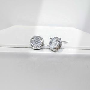 Prix usine Boucles d'oreilles clous classiques en argent sterling 925 plaqué or rose, saphir naturel taille rose et zircon cubique motif fleur pour femme - Product Image 5