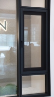 Ventanas Abatibles Hacia Afuera de Aleación de Aluminio Resistentes a la Lluvia con Puertas Mosquiteras Abatibles Hacia Adentro, Ideales para Dormitorios de Villas