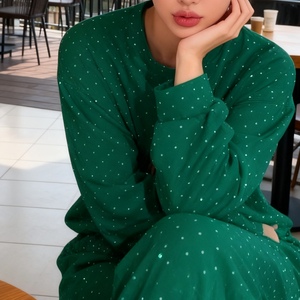 ชุดเซ็ต 2 ชิ้น แฟชั่นสำหรับผู้หญิง ฤดูใบไม้ร่วง/ฤดูหนาว คอกลม แขนยาว ประดับเพชรทั้งตัว ชายเสื้อปรับได้ด้วยเชือกผูก - Product Image 3