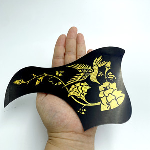 Protector <span class=keywords><strong>de</strong></span> Guitarra Acústica Negro Antiarañazos, <span class=keywords><strong>Placa</strong></span> Protectora para Guitarra <span class=keywords><strong>de</strong></span> 40 y 41 Pulgadas, Patrón <span class=keywords><strong>de</strong></span> Flor Dorada, Accesorio Protector - Product Image 4
