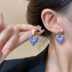 ต่างหูโลหะรูปหัวใจแบบสามมิติสไตล์มินิมอลลิสต์รูปหัวใจ - Product Image 5