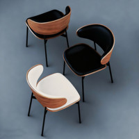 Chaise de salle à manger moderne avec dossier incurvé enveloppant, pour salons, structure en bois massif avec coussin en cuir épais, pieds en métal robustes