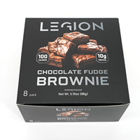 Boîte en carton noire avec impression de la marque Silver Font pour 8 brownies protéinés faibles en glucides, emballage cadeau
