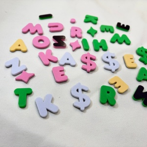 Aimants de réfrigérateur en EVA avec lettres <span class=keywords><strong>et</strong></span> chiffres <span class=keywords><strong>anglais</strong></span> de couleur personnalisée, autocollants magnétiques éducatifs, jouet éducatif pour l'apprentissage précoce des enfants - Product Image 2