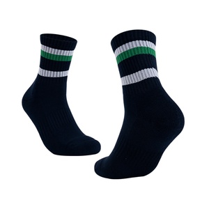 Chaussettes de sport durables pour jeunes avec talon et orteils renforcés, respirantes et antidérapantes pour les joueurs de badminton, de squash et de tennis - Product Image 4