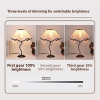 Lampe de bureau LED de style nordique minimaliste moderne, lampe de chevet de chambre à coucher, lampe de table créative en forme de pétale, décoration de chambre