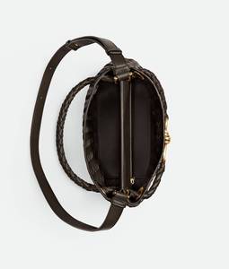 2026 Bottega BV Clutch de Cuero Intrecciato Suave con Patrón de Rejilla de Diamantes, Detalle de Nudo Distintivo y Correa Única, Lujo Veneta - Product Image 5