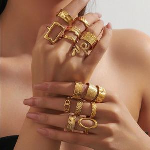 Vente en gros d'anneaux géométriques ouverts en acier inoxydable plaqué or 18 carats pour femmes, bijoux tendance, bagues de fiançailles et de mariage - Product Image 2