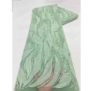 Tissu de <span class=keywords><strong>dentelle</strong></span> de mariage nigérian Robes de mariée traditionnelles nigérianes Tissu blanc perlé <span class=keywords><strong>Dentelle</strong></span> et plumes - Product Image 2