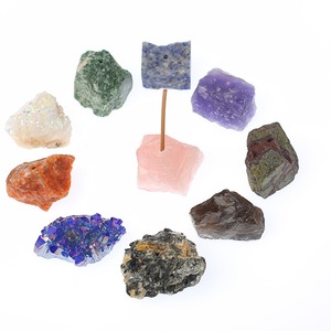 Vente en gros de tourmaline œil-de-tigre jaune naturelle, opale blanche, améthyste violette, fluorite verte Tianhe, prase et plugs en cristal. - Product Image 1