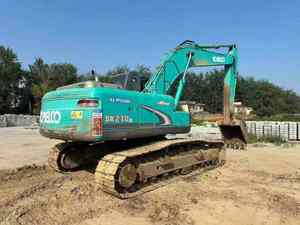 Excavadora hidráulica de cadenas Kobelco SK210LC-8 usada, original de Japón, 21 toneladas, pocas horas de trabajo, buen estado - Product Image 3