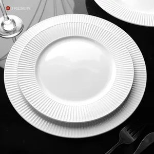 批发定制中国板材供应商制造商餐厅餐具瓷器白色压花餐盘套装