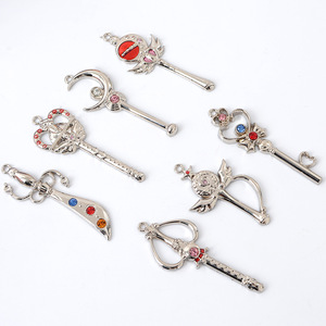 Nouvel ensemble de colliers <span class=keywords><strong>Sailor</strong></span> <span class=keywords><strong>Moon</strong></span> : Collier avec pendentif <span class=keywords><strong>baguette</strong></span> de transformation, breloque <span class=keywords><strong>baguette</strong></span>, et pendentif <span class=keywords><strong>Sailor</strong></span> Anime. Emballage en boîte colorée. - Product Image 2