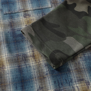 Chemises streetwear rétro pour hommes, à structure superposée, effet usé, camouflage, manches longues, logo personnalisé, chemise en flanelle - Product Image 3