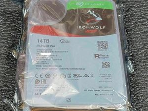 ฮาร์ดไดรฟ์ภายในสำหรับเดสก์ท็อป IronWol f Pro ST14000NE0008 ขนาด 3.5 นิ้ว ความจุ 14TB - Product Image 3