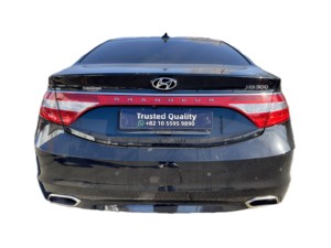 Hyundai Grandeur Azera 2015, Sedán de Gasolina con Volante a la Izquierda, Coche Usado de Corea para Exportación, Automático, Tracción Delantera, 5 Asientos, Techo Solar Panorámico - Product Image 3