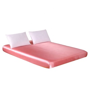 Drap de lit ajusté élastique en Satin de couleur unie avec poche profonde personnalisable de différentes tailles, semblable à de la soie - Product Image 1