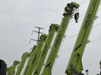 Grandes quantités de grues à flèche droite de 3,5 à 22 tonnes à vendre. Grues simples pour l'exportation, personnalisation disponible. Grues de camion.
