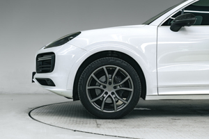 ชุดแต่งซุ้มล้อสไตล์ KM Sport Design SD <span class=keywords><strong>GTS</strong></span> สำหรับ <span class=keywords><strong>Cayenne</strong></span> 9Y0 E3 ปี <span class=keywords><strong>2018</strong></span> ขึ้นไป ชุดแต่งตัวถังรถยนต์สำหรับประตูหน้า-หลัง สภาพใหม่ - Product Image 5