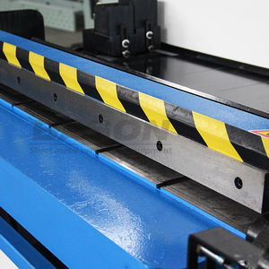 เครื่องขึ้นรูปท่อลมสี่เหลี่ยมสำหรับระบบปรับอากาศ สายการผลิตอัตโนมัติ 3 เครื่องขึ้นรูปท่อลมสำหรับระบบปรับอากาศ สายการผลิตอัตโนมัติ 3 เครื่องขึ้นรูปท่อลมสี่เหลี่ยมจากแผ่นโลหะ - Product Image 2