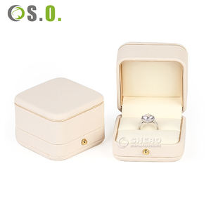 Boîtes en cuir PU personnalisées en gros, noir et beige, pour colliers, bracelets, bagues, boucles d'oreilles, boîtes à bijoux avec bordure dorée - Product Image 3