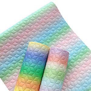 Cuero de vinilo en relieve prismático arcoíris Cuero de imitación de color acolchado para hacer bolso DIY llaveros con lazo cartera accesorio artesanal - Product Image 5