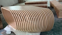 Grande table à manger moderne en bois massif avec base courbée artistique pour hôtel, restaurant, villa, mobilier de maison