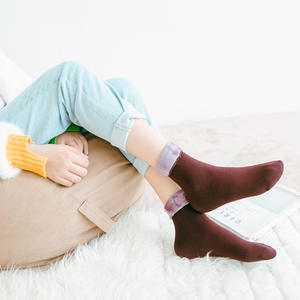 جوارب مصممين شتوية دافئة للثلج للرجال والنساء، جوارب سميكة من القطن المخملي للخريف والشتاء للبيع بالجملة - Product Image 3