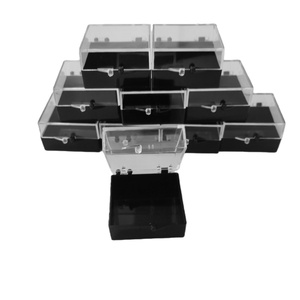 Boîte en plastique carrée de petite taille en gros, en polystyrène, avec couvercle à charnière, emballage rigide et durable en matériaux recyclés pour chocolats et autres produits - Product Image 1