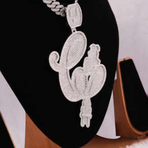 Personalizado en forma hecha a mano que brilla en la Moissanite Iced Out Hip Hop estilo letras cursivas nombre Moissanite diamante colgante - Product Image 4