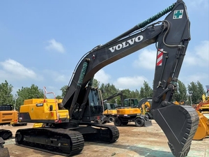 Excavatrice sur chenilles Volvo EC300 d'occasion, 30 tonnes, modèle 2022, moteur, boîte de vitesses, pompe, roulement, engrenage, hydraulique, puissance 170KW, vente chaude - Product Image 3