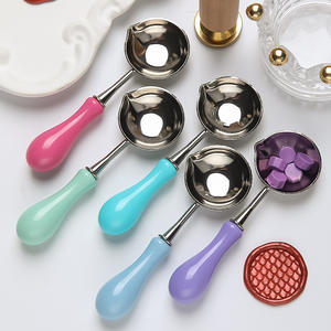 Cuchara para cera de sellado con mango de plástico y cuenco plateado para derretir gránulos de cera, herramienta para sellos de cera. - Product Image 2