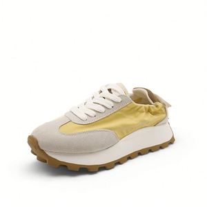 Chaussures de sport pour femmes de haute qualité avec logo personnalisé, chaussures de sport décontractées simples et personnalisables - Product Image 3
