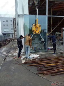 เครื่องยกกระจก 600 กก. สำหรับการผลิตกระจกและผนังกระจก สามารถใช้ร่วมกับรถตักล้อยางและรถยก ขายดี - Product Image 2