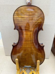 4/4 , 1/2 ,3/4 violon fait à la main dos en érable massif table en épicéa pont de cordes en nylon prêt à jouer un son doux - Product Image 4