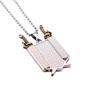 Collar <span class=keywords><strong>de</strong></span> ataque a los Titanes Anime Eren Key <span class=keywords><strong>Shingeki</strong></span> <span class=keywords><strong>No</strong></span> <span class=keywords><strong>Kyojin</strong></span> Colgante <span class=keywords><strong>Alas</strong></span> <span class=keywords><strong>de</strong></span> la espada <span class=keywords><strong>de</strong></span> la libertad en ambos lados Fans al por mayor - Product Image 4