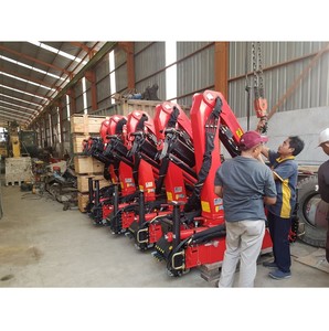 PALFINGER SPK6500 Grue à flèche articulée 3,3 tonnes, portée hydraulique pliable de 9,6 m, moment de levage de 5,8 tonnes avec télécommande d'origine - Product Image 1