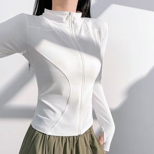 Veste de sport de plein air Naked Feeling pour femme Conception debout respirante et serrée pour les vêtements de yoga et de fitness - Product Image 3