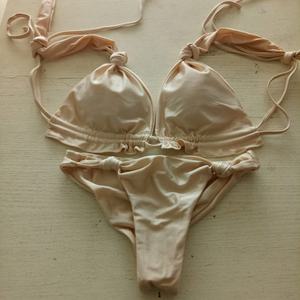 Ensemble 2 pièces sexy à découpes, maillot de bain uni à séchage rapide avec string en V, bretelles à nouer, vêtements de plage, bikini sexy à armatures pour femme - Product Image 1