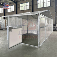 Caja portátil para caballos al aire libre Juego de puestos para caballos Puerta estable para caballos Refugio de techo de granero con paneles de HDPE