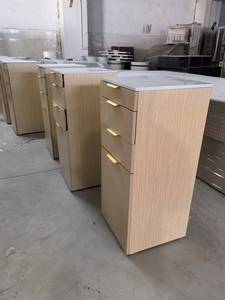 Carrello Mobile in Legno di Noce per Parrucchieri, Arredamento per Saloni di Bellezza e Barbieri, Postazione di Styling - Product Image 6
