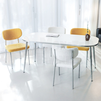 Table à manger moderne Maison Hailey, mobilier de maison, surface durable et facile à nettoyer, design robuste et léger, finition chromée de qualité supérieure