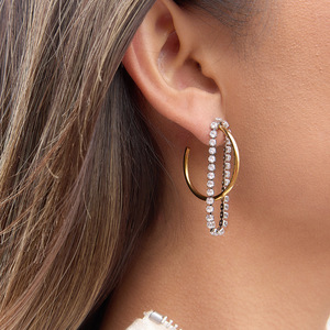 Pendientes de Aro con Borlas, Oro de 18K, Acero Inoxidable, Dos Tonos, Diseño Geométrico con Engaste de Canal, Joyería para Uso Diario - Product Image 3