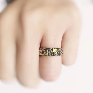 Bague en métal gravée rétro motif marguerite libellule, design floral, bijou unisexe, cadeau - Product Image 3