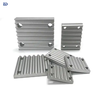 Grande quantité en stock de plaques de serrage de courroie de distribution en alliage T5 T10 AT5 AT10 OEM pour usage industriel, longue durée de vie