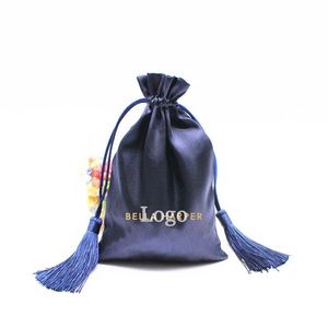 Bolsa de Regalo de Satén Rosa con Logotipo Serigrafiado, Bolsa para Joyería, Bolsa para Productos de Belleza y Cuidado de la Piel - Product Image 4