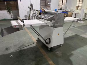 Laminoir à pâte commercial en acier inoxydable avec rouleau et moteur à fil de cuivre, mini-étaleur à pâte 520 - Product Image 3