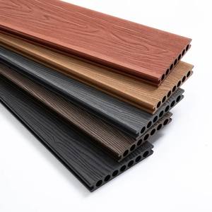 複合デッキ 高性能 耐久性のあるスクエア ブラッシュド WPC デッキ 庭や屋外スペース用 - Product Image 3