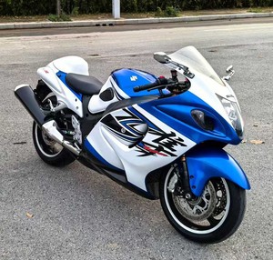 Suzuki Hayabusa Gsx1300r 1340cc, Motor de Cuatro Cilindros en Línea, Refrigeración Líquida, Inyección Electrónica de Combustible, Motocicleta Deportiva de Carreras Legendaria - Product Image 2